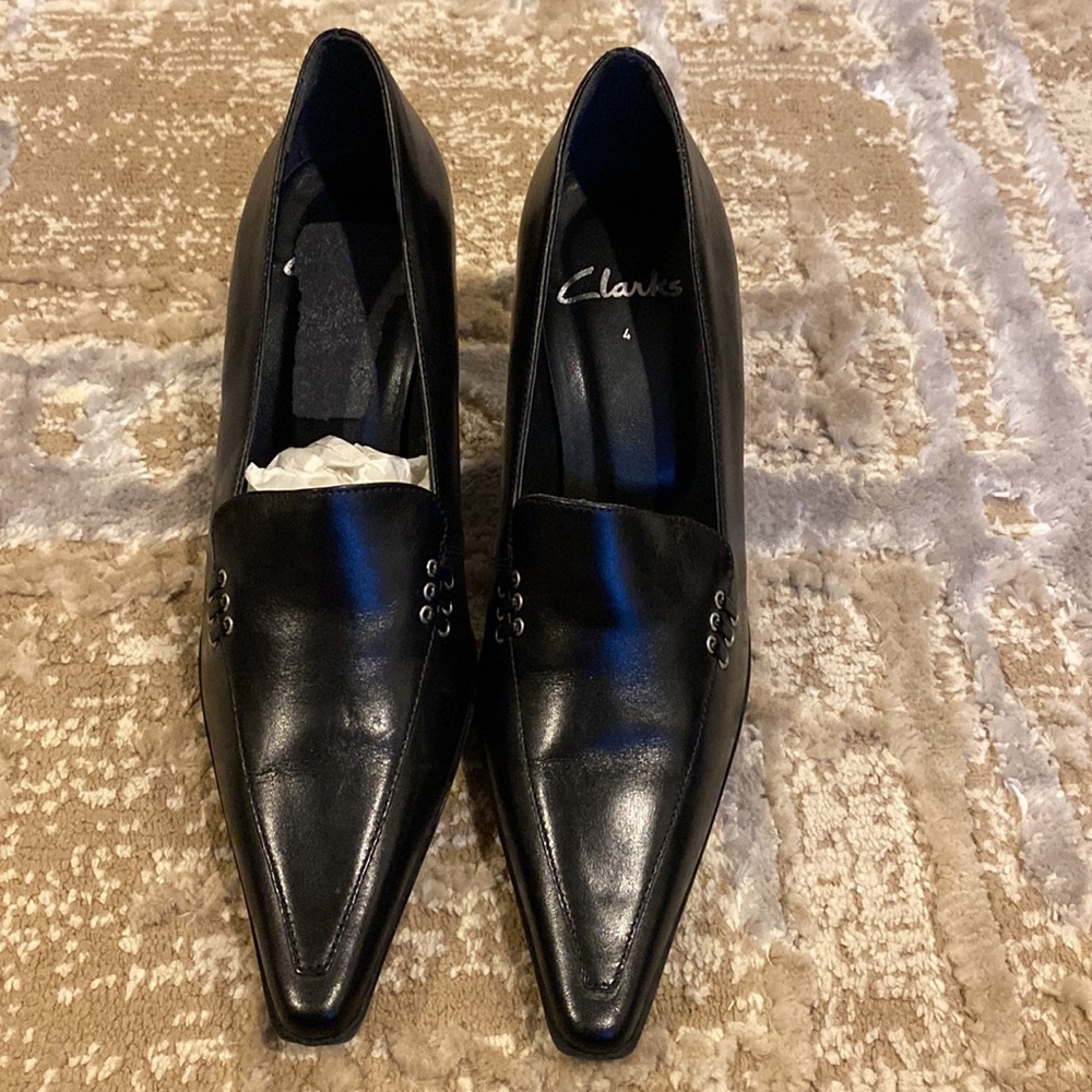 Vintage Clarks Women's Pump size 4D fit like 7 brand new